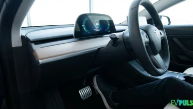 One pedal driving guide 2026 showing driver foot on accelerator pedal with dashboard display